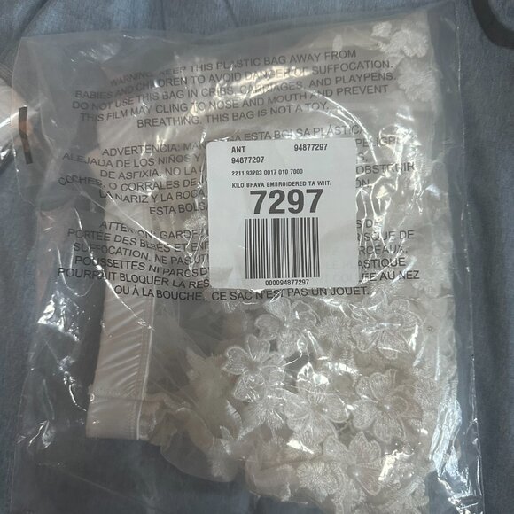 Embroidered Floral Mesh Tap short - Picture 3 of 3